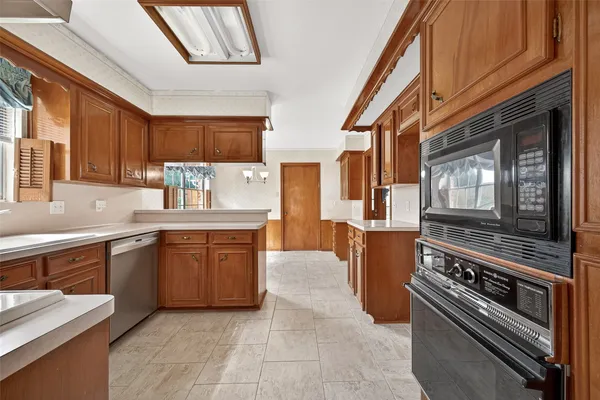 $815,000 | 13726 Kingsride Lane, Houston, TX 77079