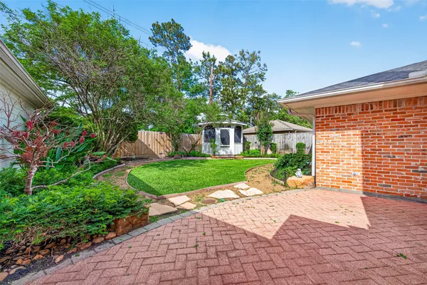 $815,000 | 13726 Kingsride Lane, Houston, TX 77079