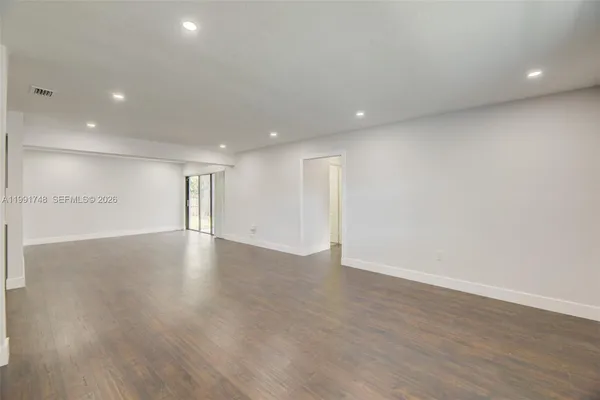 $3,750 | 7811 Northwest 10th Street, Unit 7811, Pembroke Pines, FL 33024