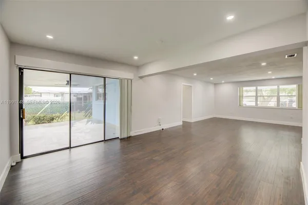 $3,750 | 7811 Northwest 10th Street, Unit 7811, Pembroke Pines, FL 33024