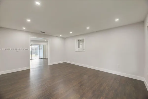 $3,750 | 7811 Northwest 10th Street, Unit 7811, Pembroke Pines, FL 33024