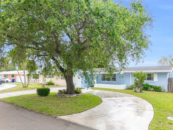 $3,750 | 7811 Northwest 10th Street, Unit 7811, Pembroke Pines, FL 33024