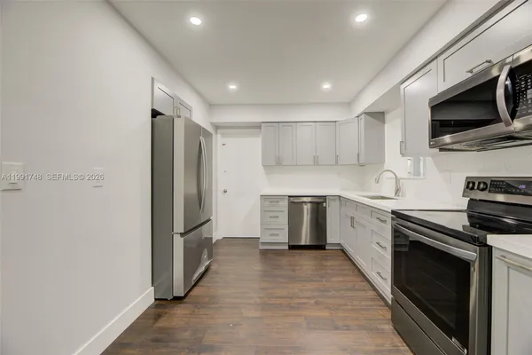 $3,750 | 7811 Northwest 10th Street, Unit 7811, Pembroke Pines, FL 33024