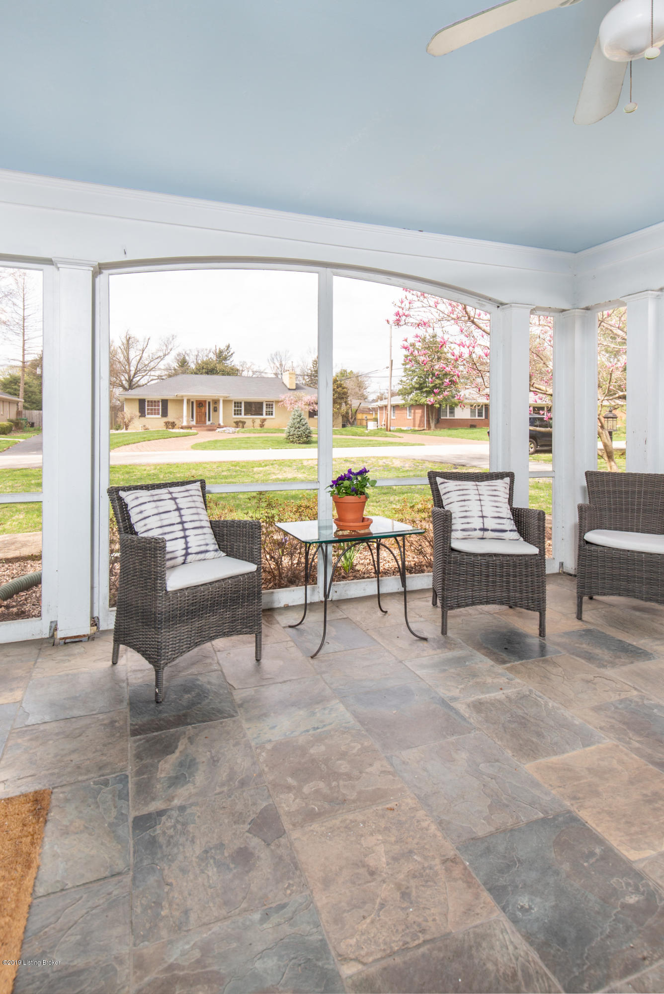 729 Wicklow Road Louisville, KY 40207 - Photo 10 of 27 729_Wicklow_Rd-7
