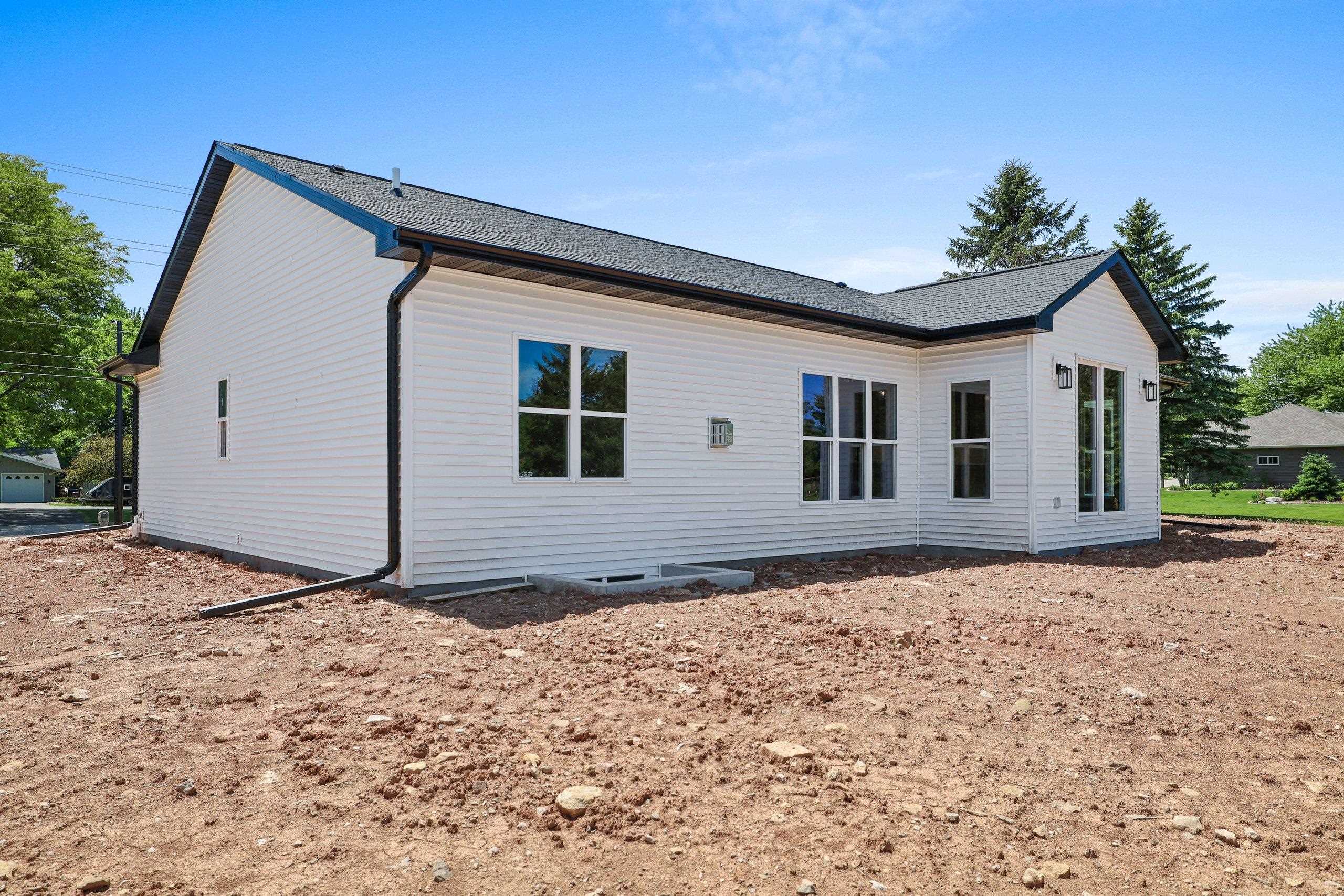 5728 West Spencer Street Appleton, WI 54914 - Photo 5 of 57
