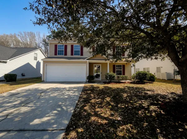 $357,000 | 318 Aberdeen Circle, Summerville, SC 29483