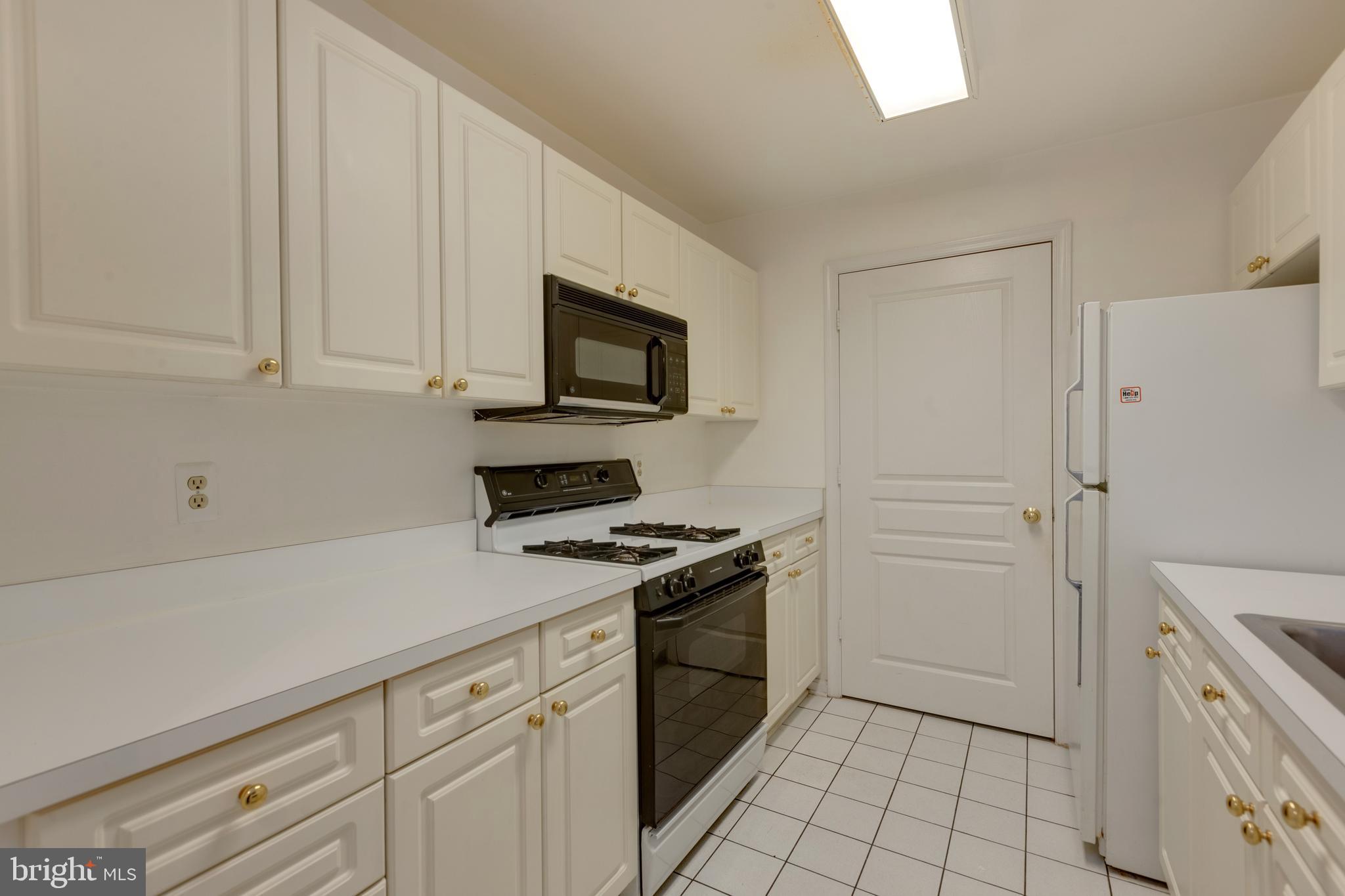 5575 Seminary Road, Unit 101 Falls Church, VA 22041 - Photo 15 of 29