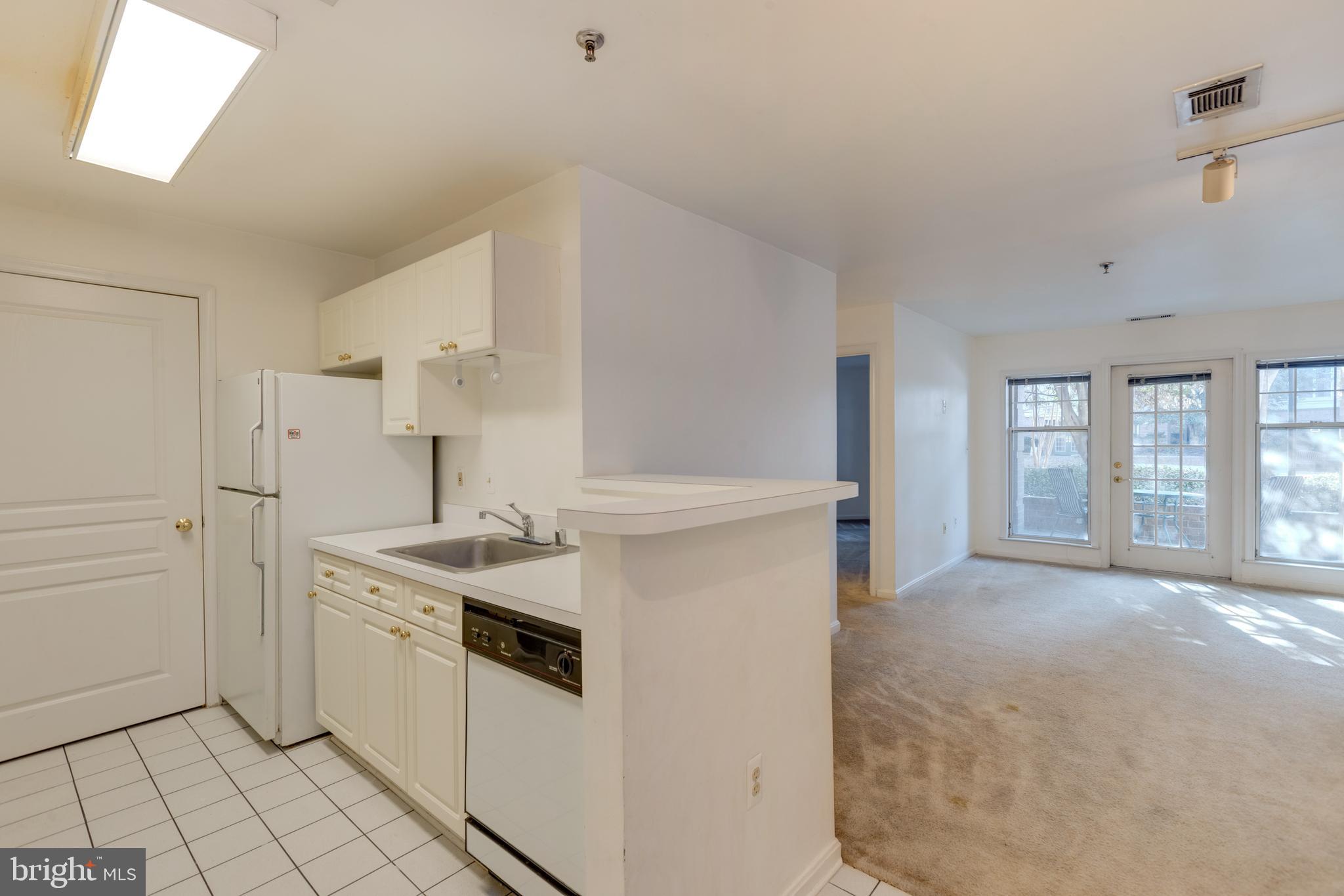 5575 Seminary Road, Unit 101 Falls Church, VA 22041 - Photo 16 of 29