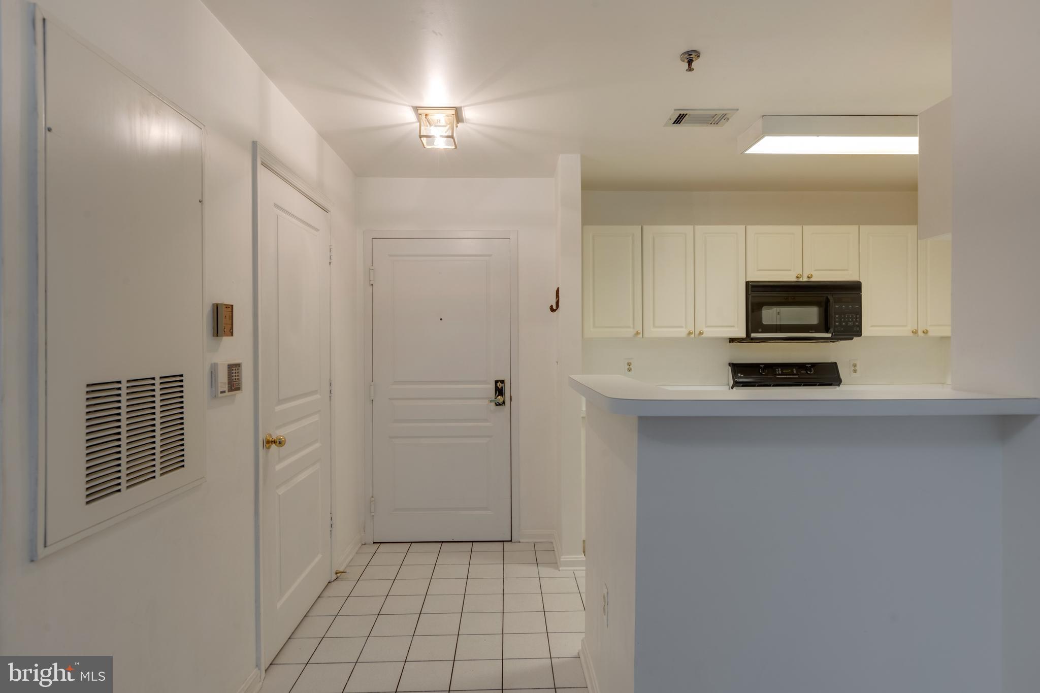 5575 Seminary Road, Unit 101 Falls Church, VA 22041 - Photo 17 of 29