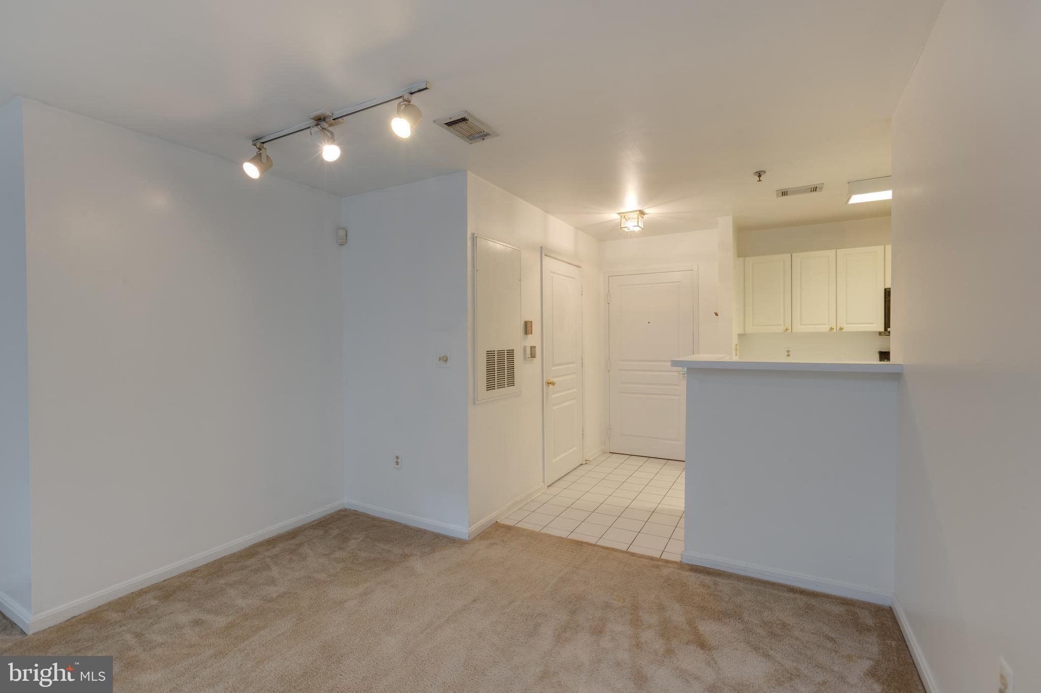 5575 Seminary Road, Unit 101 Falls Church, VA 22041 - Photo 3 of 29
