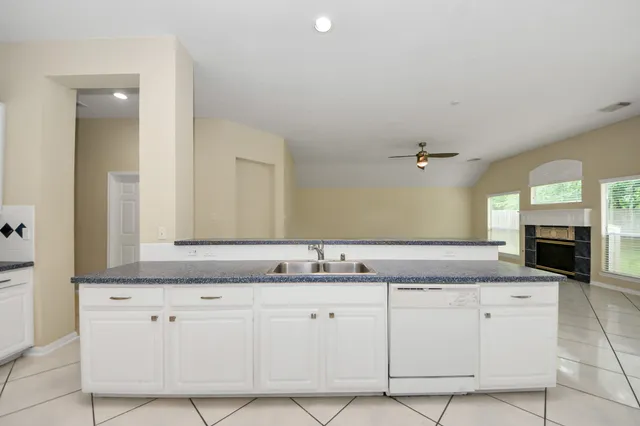 $2,600 | 10214 White Oak Trail Lane, Houston, TX 77064