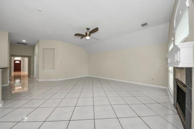 $2,600 | 10214 White Oak Trail Lane, Houston, TX 77064