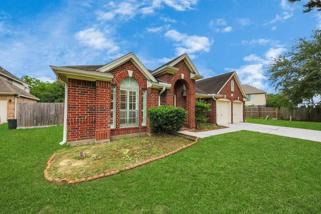 $2,600 | 10214 White Oak Trail Lane, Houston, TX 77064