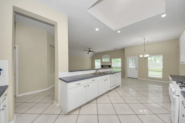 $2,600 | 10214 White Oak Trail Lane, Houston, TX 77064