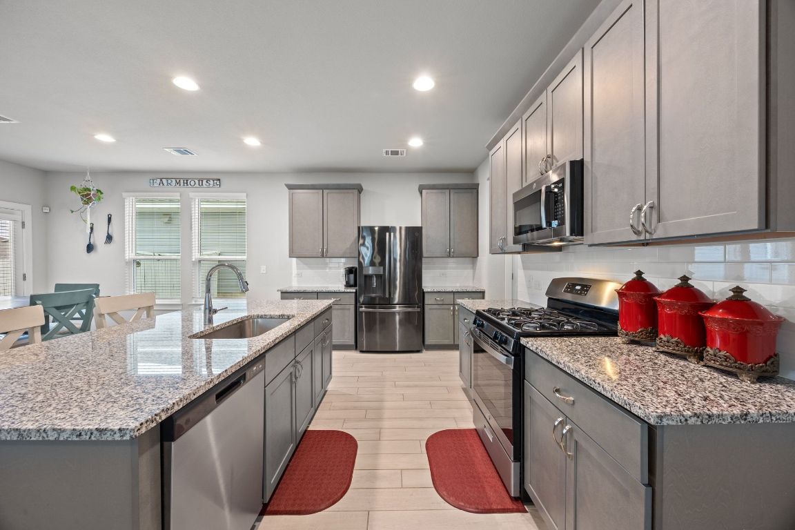 161 Appleberry Lane Elgin, TX 78621 - Photo 13 of 40