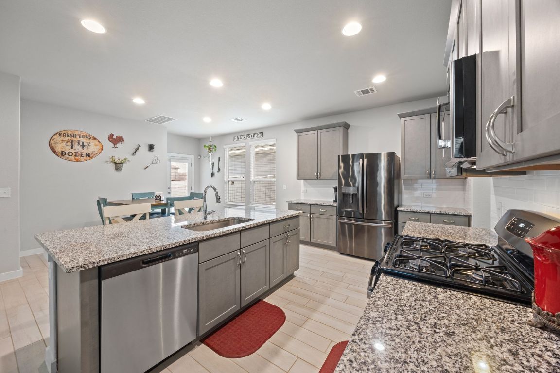 161 Appleberry Lane Elgin, TX 78621 - Photo 14 of 40