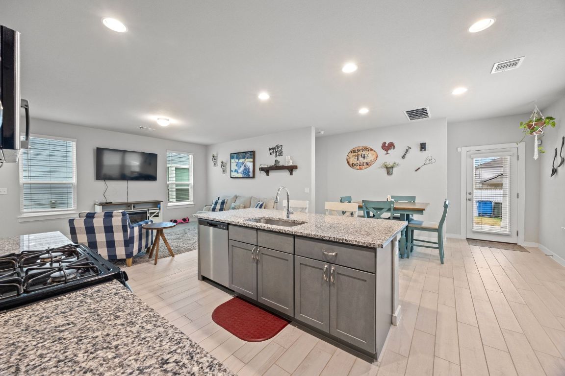 161 Appleberry Lane Elgin, TX 78621 - Photo 17 of 40