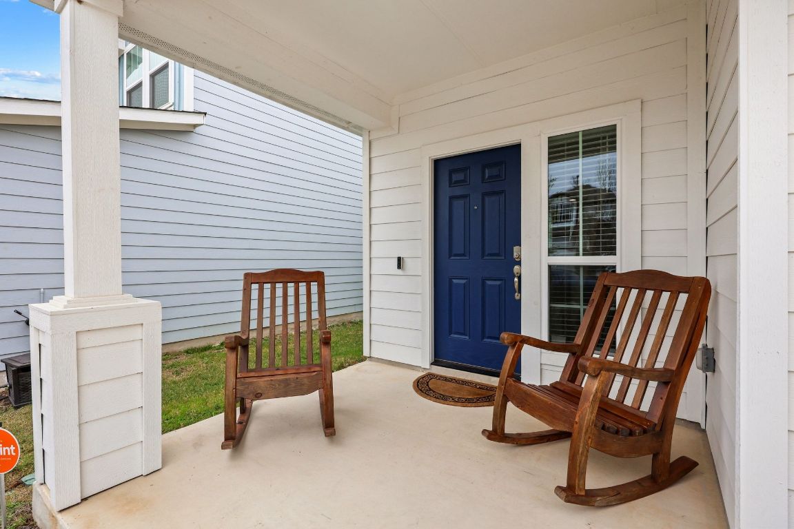 161 Appleberry Lane Elgin, TX 78621 - Photo 3 of 40