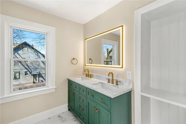 $529,999 | 15 Redfern Street, North Providence, RI 02911