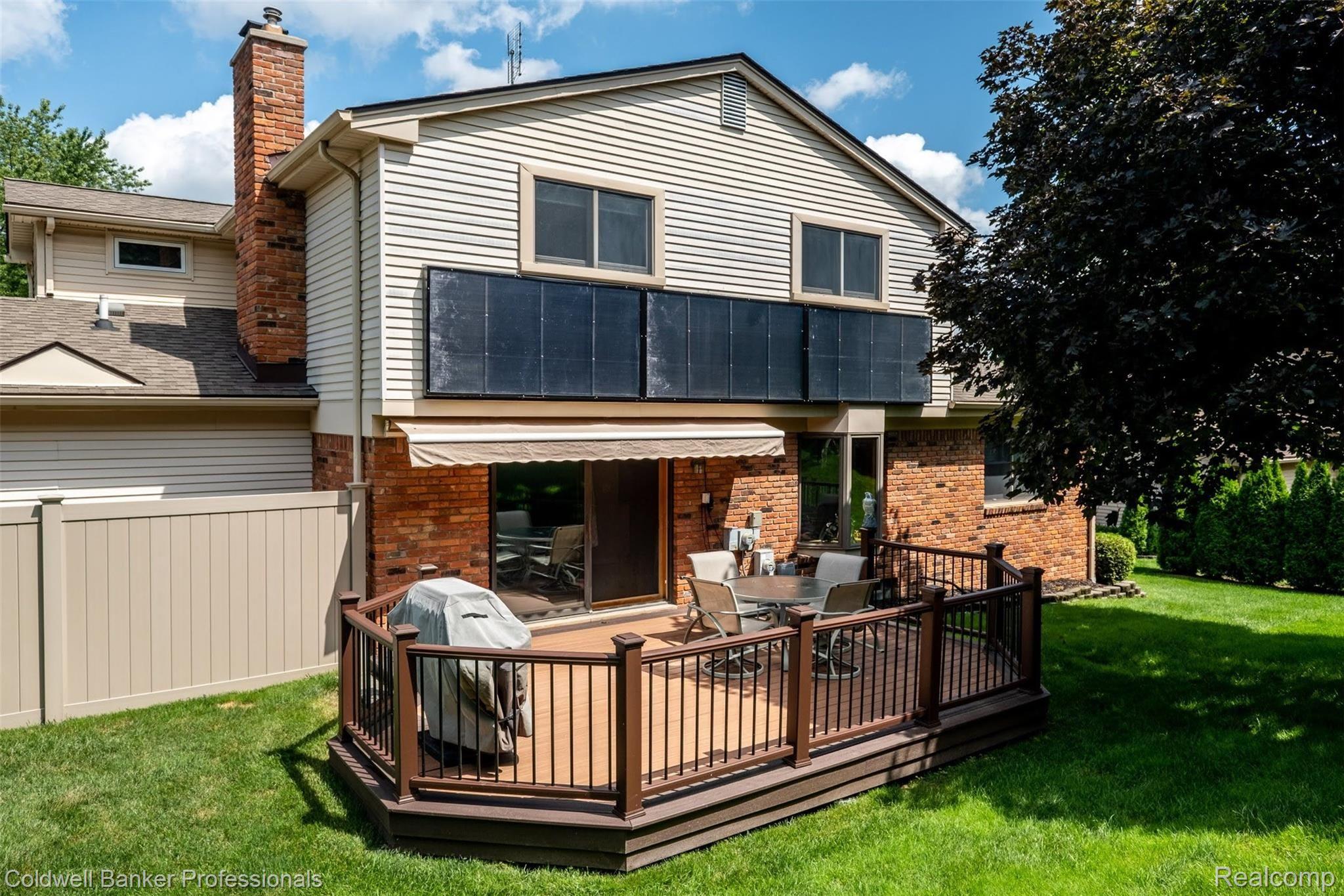 33669 York Ridge Street Farmington, MI 48331 - Photo 5 of 46 ELECTRIC AWNING, 2020 SOLAR PANELS