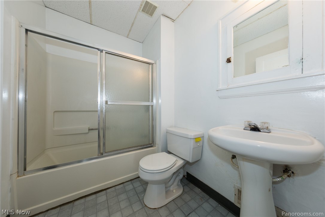 2201 Rexwood Road Cleveland, OH 44118 - Photo 17 of 23 Gallery Image 17