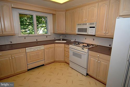5913 Halpine Road Rockville, MD 20851 - Photo 13 of 24 Kitchen