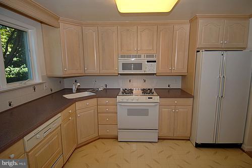5913 Halpine Road Rockville, MD 20851 - Photo 3 of 24 Kitchen