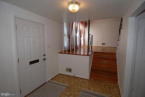 5913 Halpine Road Rockville, MD 20851 - Photo 4 of 24 Interior (General)
