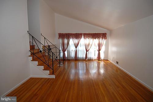 5913 Halpine Road Rockville, MD 20851 - Photo 5 of 24 Living Room