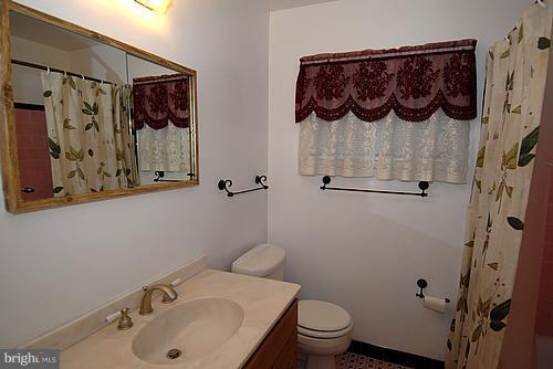 5913 Halpine Road Rockville, MD 20851 - Photo 9 of 24 Bath