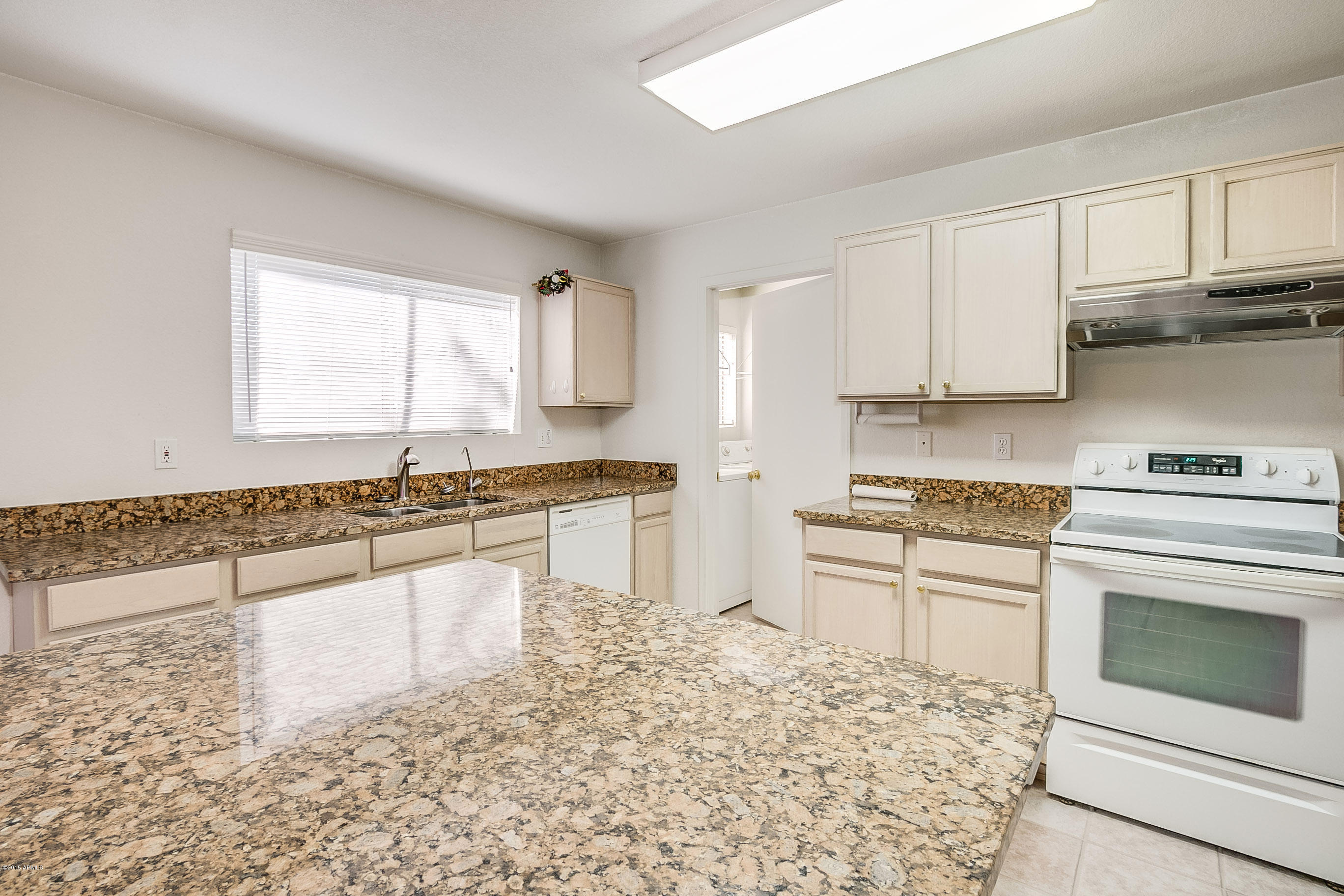 445 West Aviary Way Gilbert, AZ 85233 - Photo 7 of 27 Aviary-007