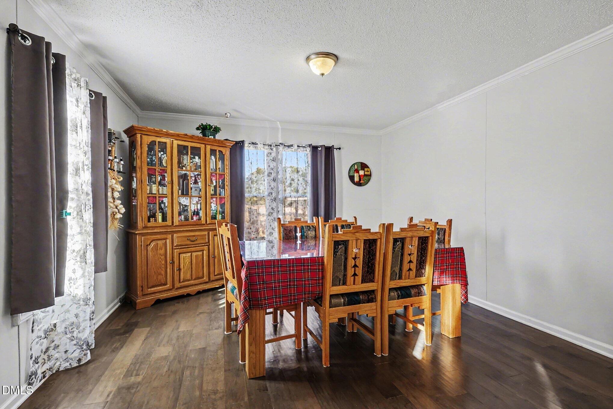 375 Camelia Road Benson, NC 27504 - Photo 7 of 32 011_file_3422