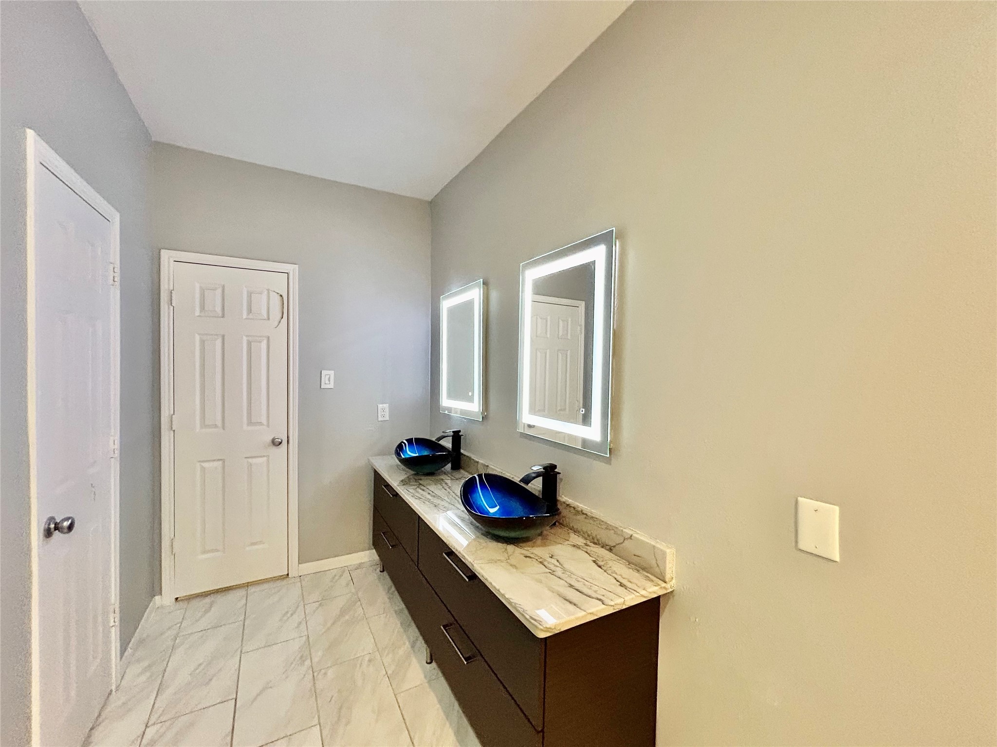 22918 Breton Point Drive Spring, TX 77373 - Photo 28 of 49 a living room with a couch and a table