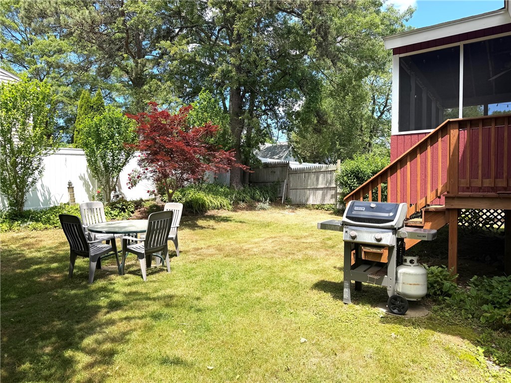 76 Hemlock Road South Kingstown, RI 02879 - Photo 4 of 28