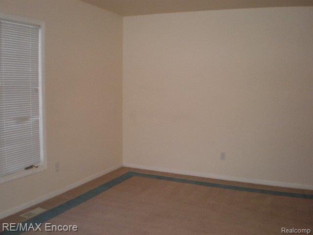 2747 Ray Road Oxford, MI 48370 - Photo 7 of 38 DINING RM 2