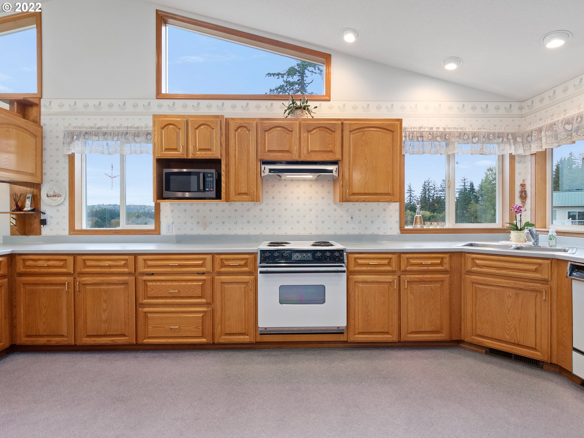 18708 Southeast Tillstrom Road Damascus, OR 97089 - Photo 12 of 35