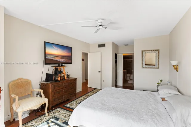 $589,000 | 1980 South Ocean Drive, Unit 8Q, Hallandale Beach, FL 33009