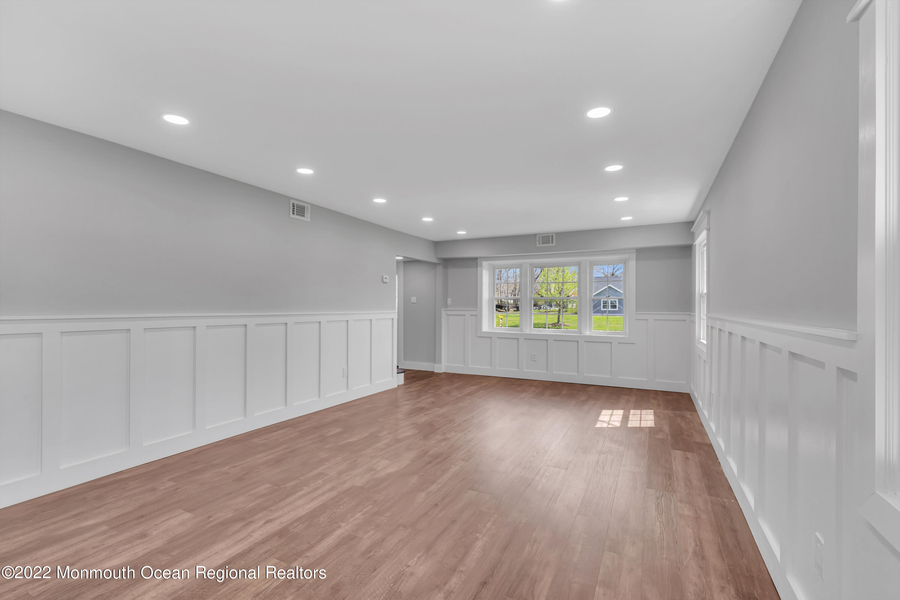 117 Kings Mountain Road Freehold, NJ 07728 - Photo 8 of 35 Living Room