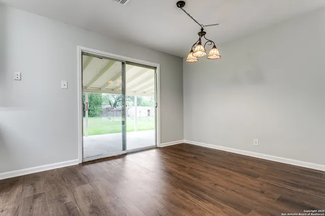 $204,000 | 209 Ivy Lane, Universal City, TX 78148