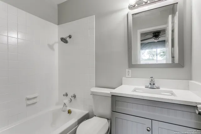 $204,000 | 209 Ivy Lane, Universal City, TX 78148