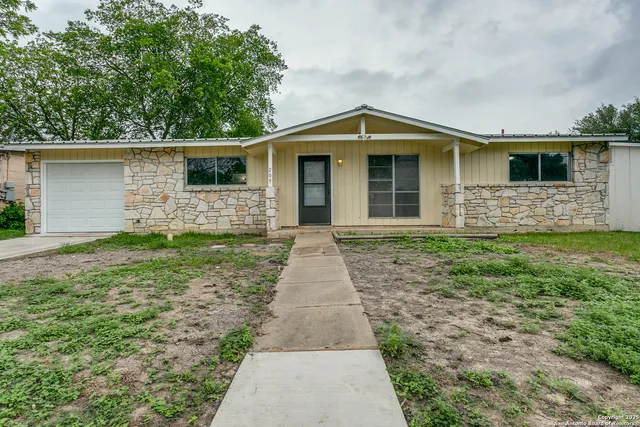 $204,000 | 209 Ivy Lane, Universal City, TX 78148