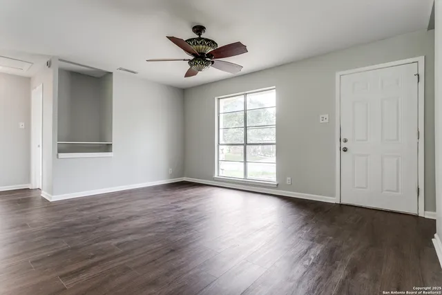 $204,000 | 209 Ivy Lane, Universal City, TX 78148