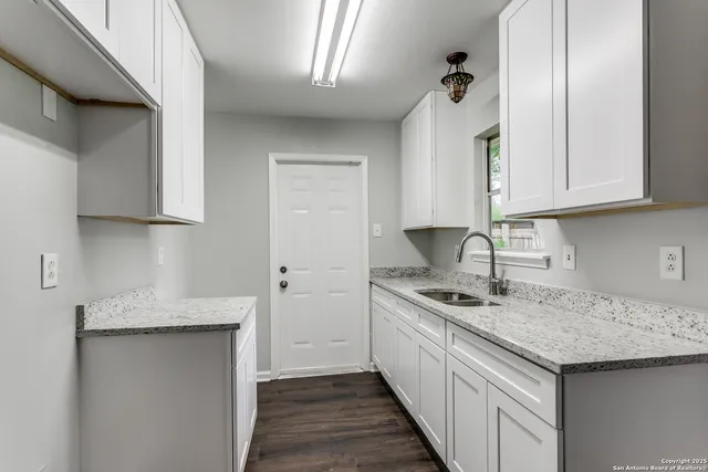 $204,000 | 209 Ivy Lane, Universal City, TX 78148