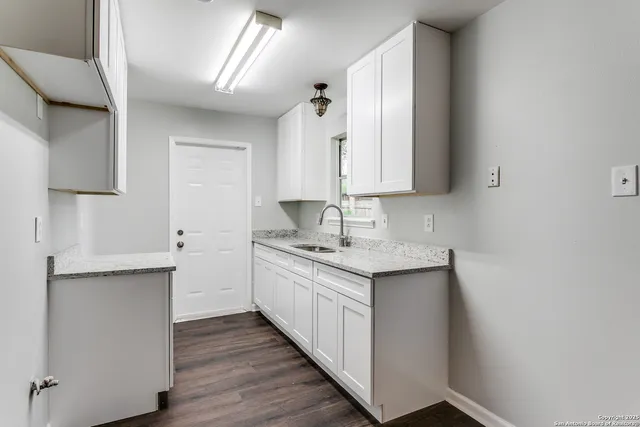 $204,000 | 209 Ivy Lane, Universal City, TX 78148