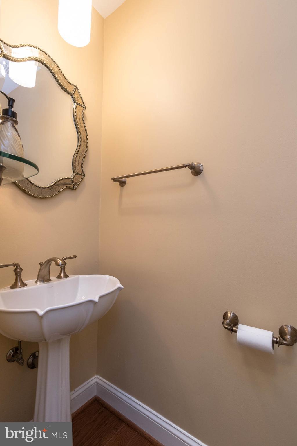 10104 Marshall Pond Road Burke, VA 22015 - Photo 14 of 30 Guest Bath
