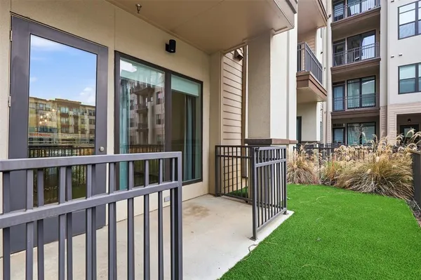 $2,450 | 2700 Old Denton Road, Unit 1044, Carrollton, TX 75007