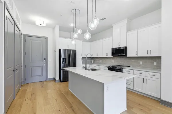 $2,450 | 2700 Old Denton Road, Unit 1044, Carrollton, TX 75007