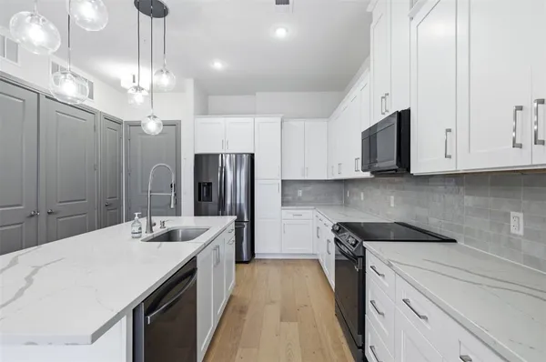 $2,450 | 2700 Old Denton Road, Unit 1044, Carrollton, TX 75007