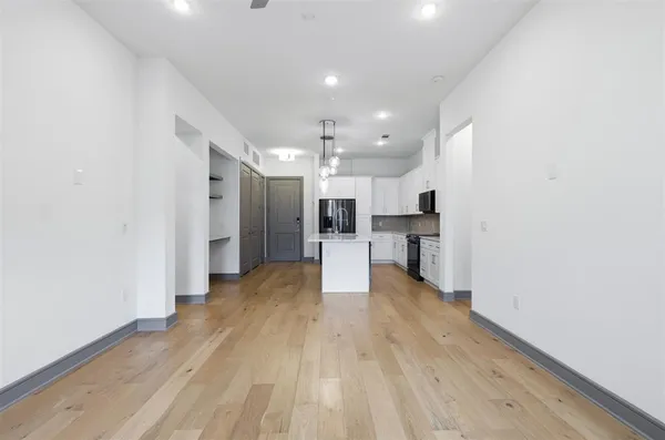 $2,450 | 2700 Old Denton Road, Unit 1044, Carrollton, TX 75007