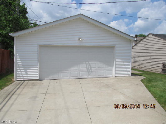 3726 Daleford Road Cleveland, OH 44120 - Photo 3 of 12